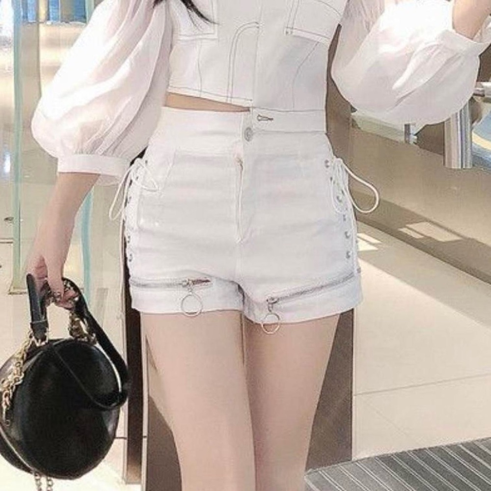 Lace up Jean shorts with zippers - Picture 2 of 4